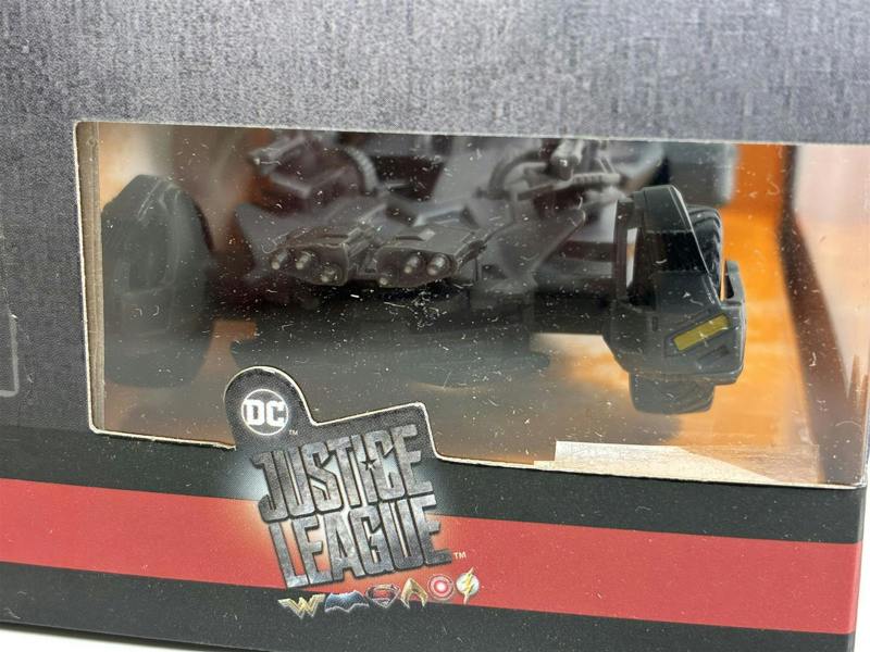 MCSlots Batman Justice League Batmobile 1:32 Scale Jada 99230