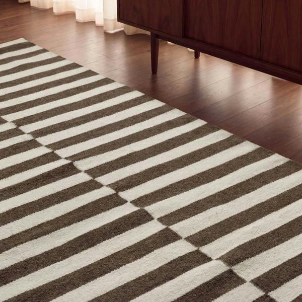 Vika Brown Wool Rug sound-absorbing rug, long-lasting, hand-woven rug.