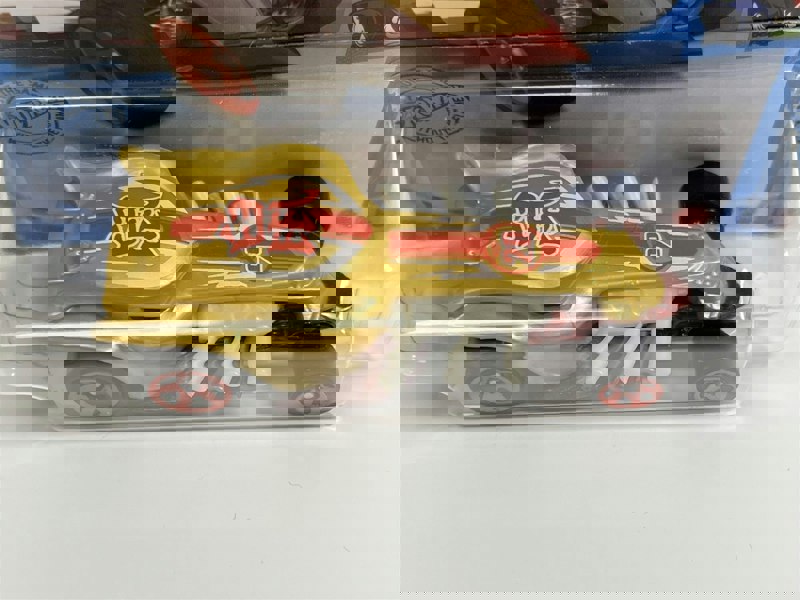 Hot Wheels Ratical Racer Street Beasts 1:64 GHG00D521 B3