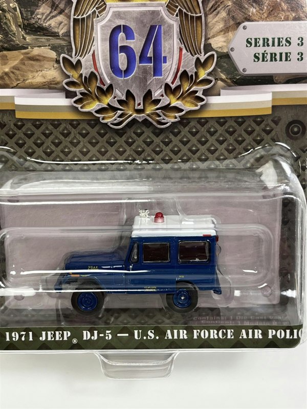 Greenlight 1971 Jeep DJ5 US Air Force Air Police 1:64 Scale 61030D