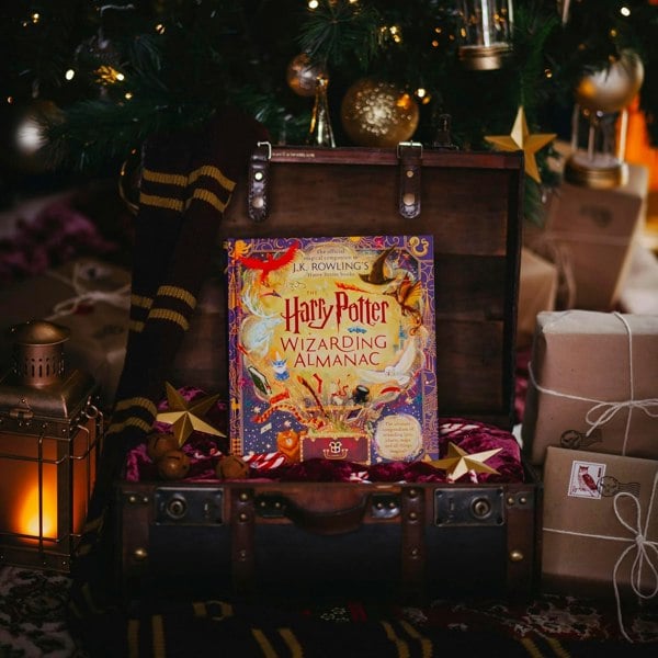 The Harry Potter Wizarding Almanac: The official magical companion to J.K. Rowling's Harry Potter books