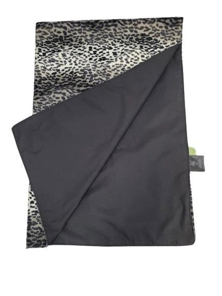 Made in the Mill Water Resistant Cosy Fleece Blanket – Grey Cheetah Print