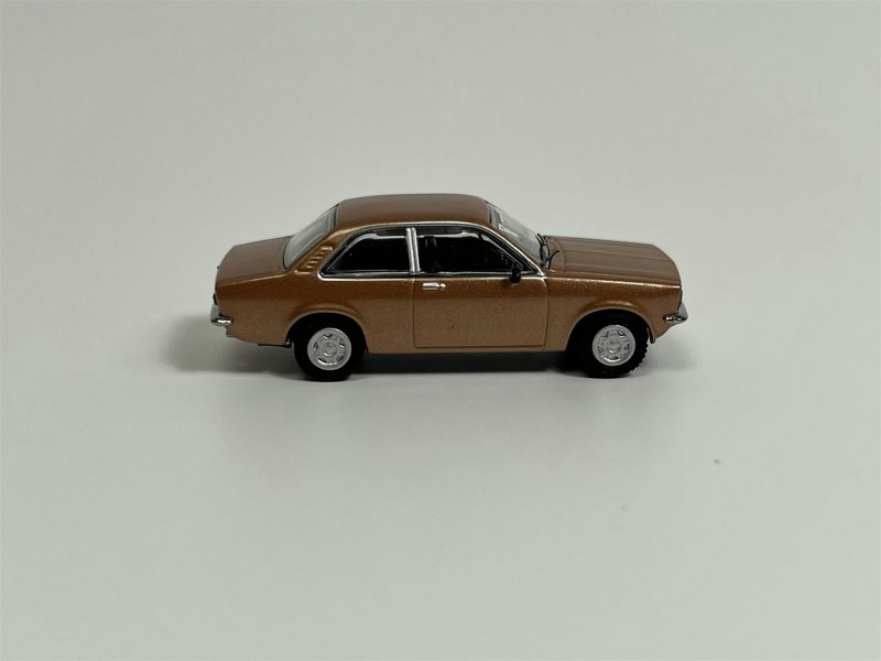 Minichamps Opel Kadett 1973 Gold 1:87 Scale 870040101