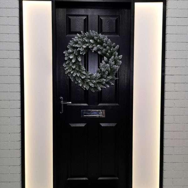 Samuel Alexander 60cm Snow Tip Christmas Wreath with 160 Bullet Tips