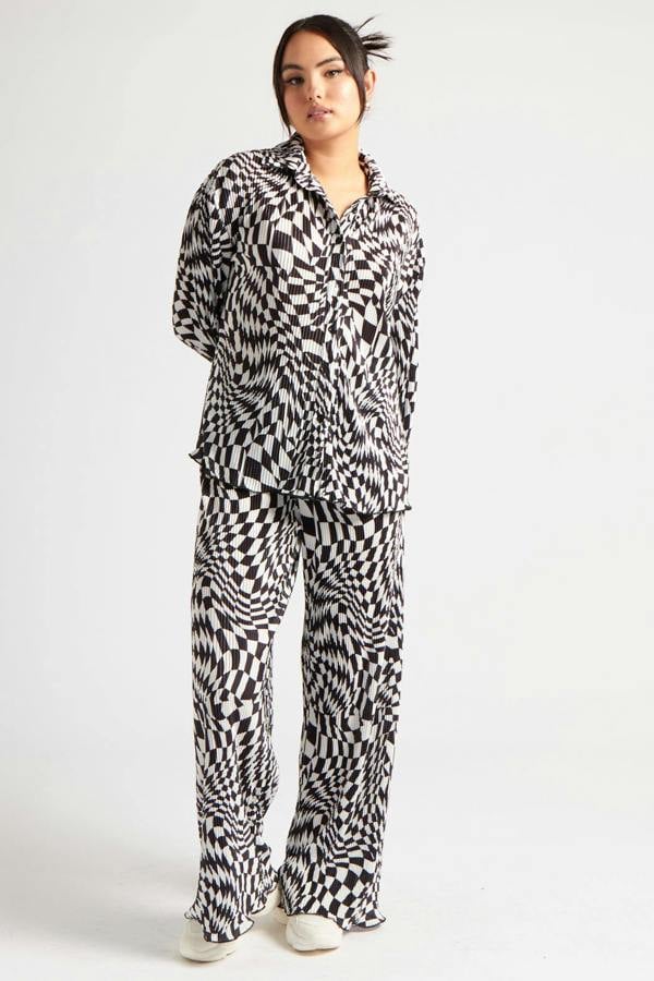 Urban Bliss Geometric Plisse Wide Leg Trouser