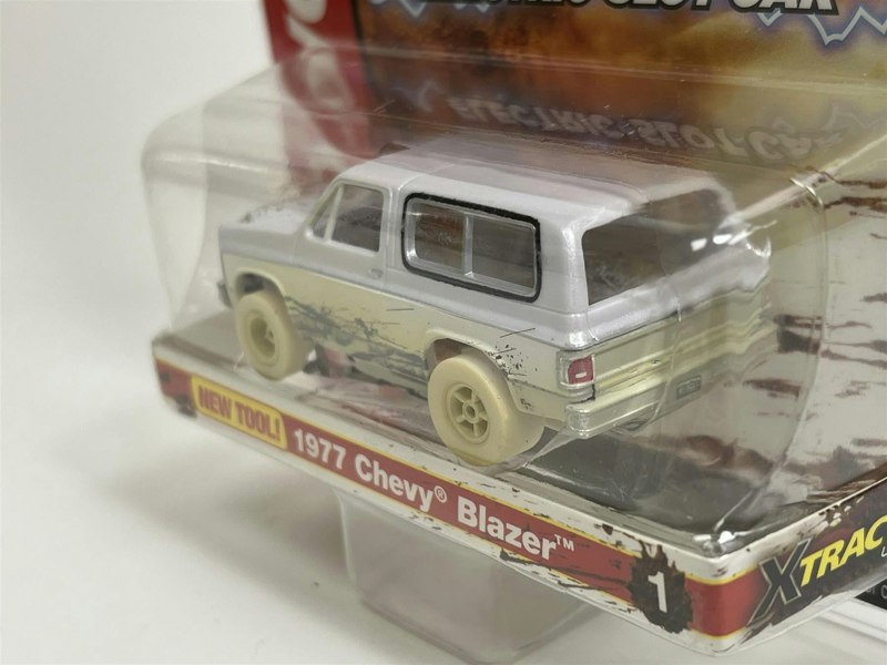 Auto World Slot Cars 1977 Chevy Blazer Chase Model X Traction Off Road HO Scale SC375-1