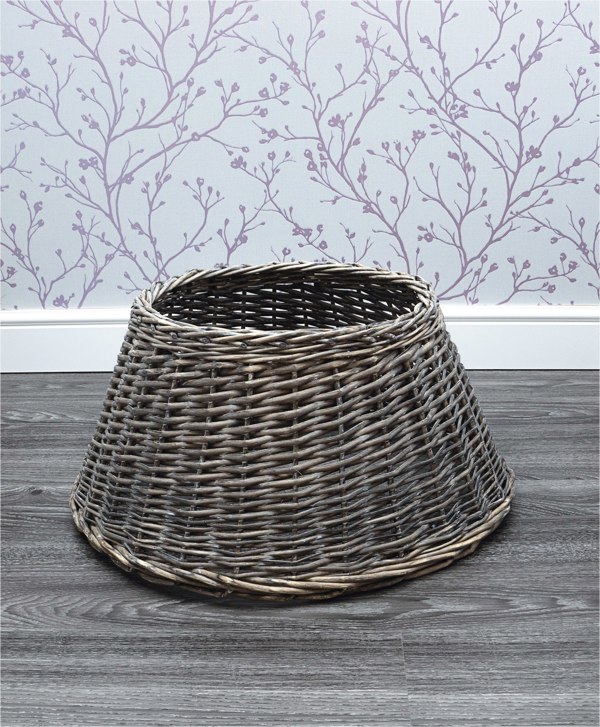 St Helens Christmas Wicker Tree Skirt, Large