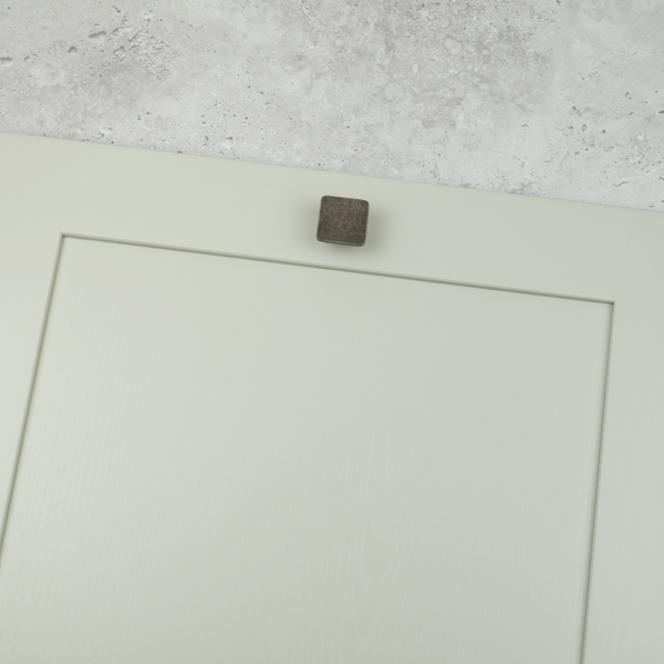 Handle & Home 32mm Antique Pewter Square Knob