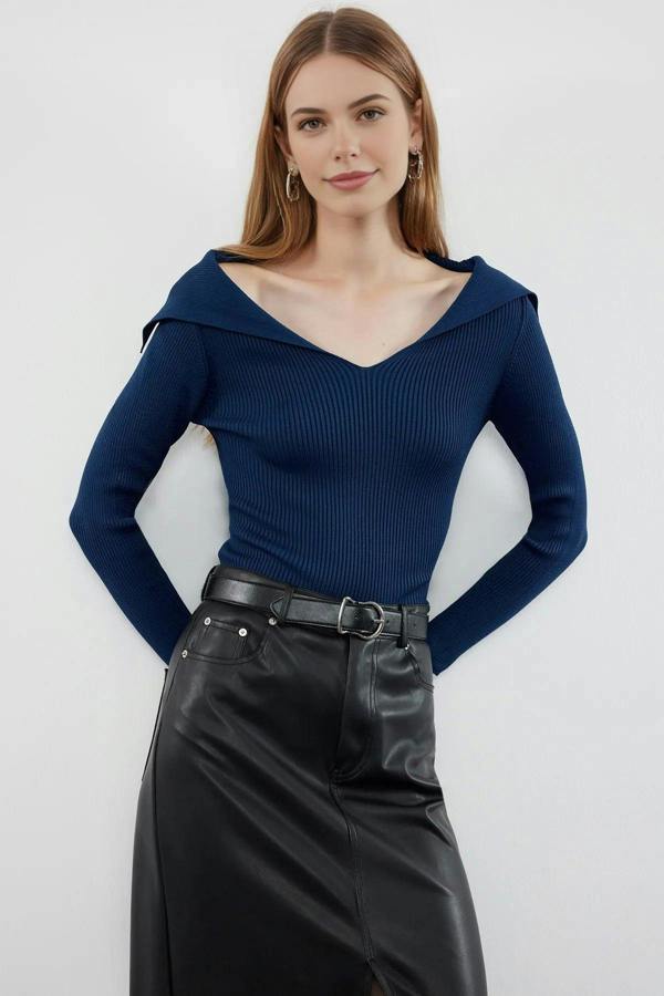WOVCOR Carmen Collar Knit Sweater