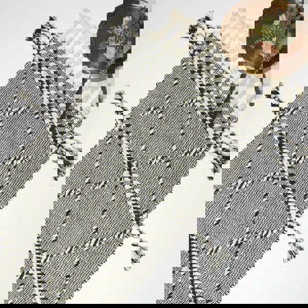 HOMESCAPES Edessa Black & White Kilim Wool Rug