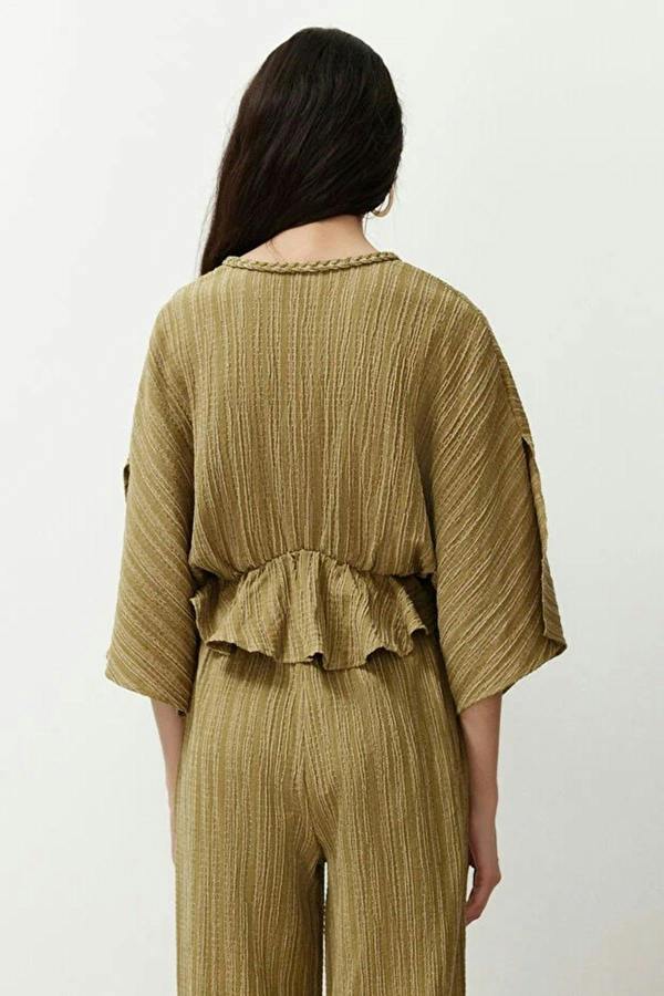 Textured Fabric Ruffled Woven