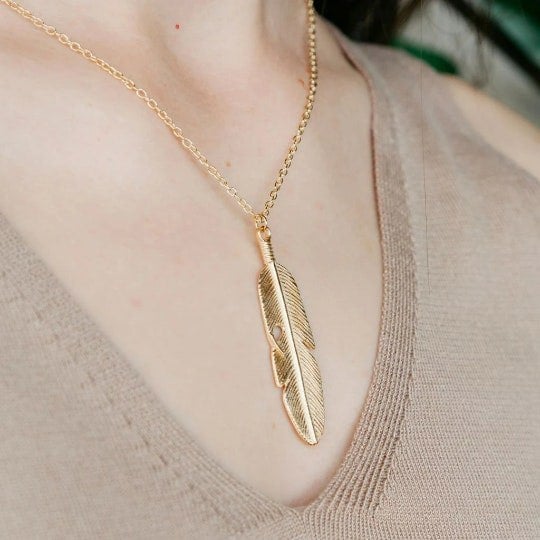 The Colourful Aura Large Gold Feather Leaf Charm Dainty Statement Pendant Necklace