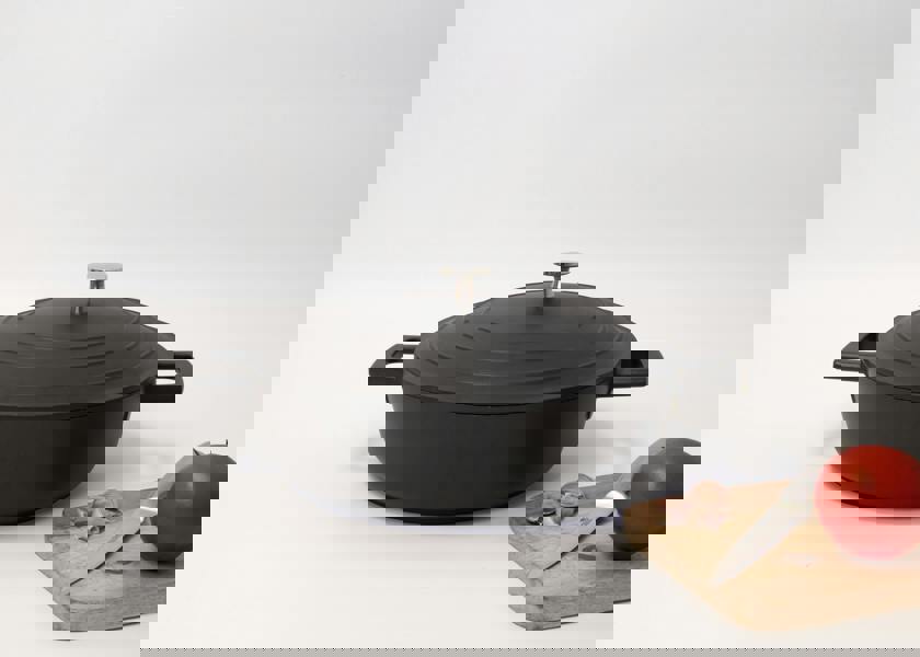 MasterClass 4L Shallow Cast Aluminium Casserole Dish with Lid, Black, 28cm