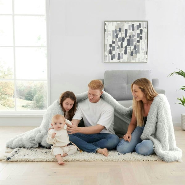 Catherine Lansfield Cuddly 150x200cm Throw Silver