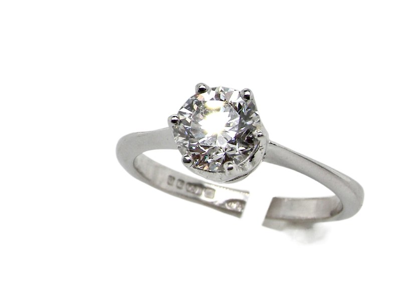 diamond solitaire ring