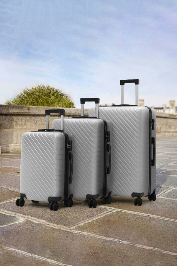 Living and Home Set of 3 Lightweight Hardside Travel Suitcase with Spinner Wheels - Silver