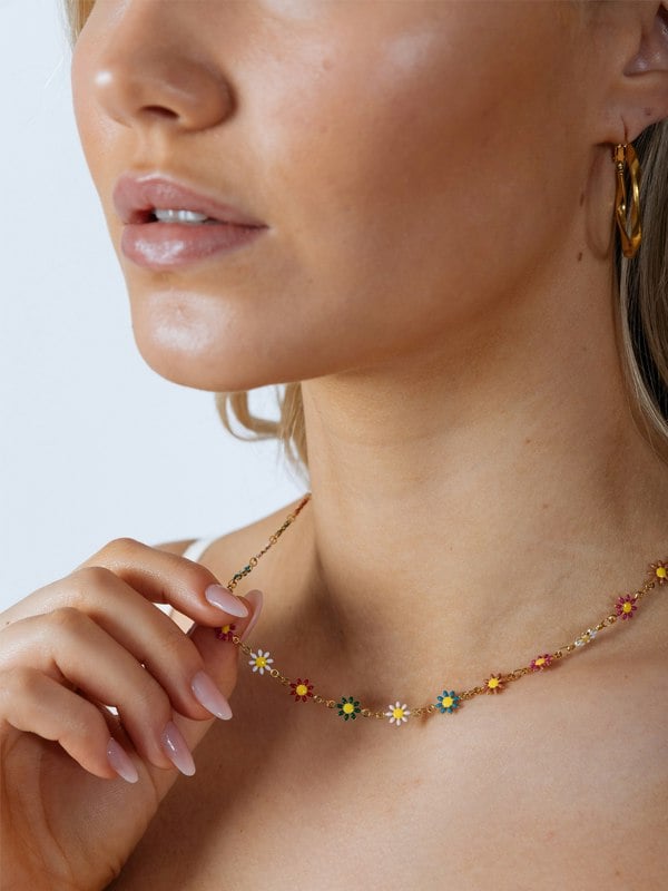 SVNX Daisy Chain Necklace in Multi Gold Plating