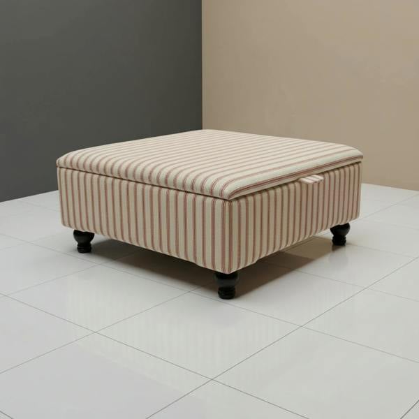 Versatile bedroom furniture piece for storage and seating