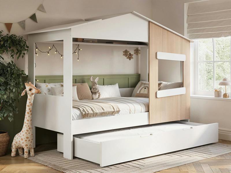 Dreamland House Bed with Trundle Oak