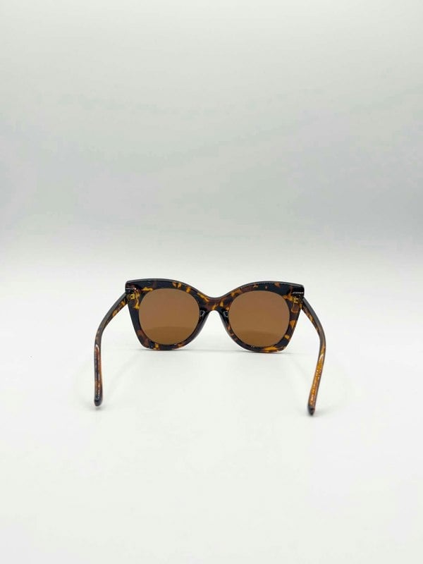 SVNX Oversized Round Cat-Eye Sunglasses in Tortoiseshell