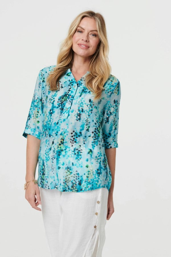 Turquoise | Printed 3/4 Sleeve Relaxed V-Neck Blouse: Model is 5'10"/178 cm and wears UK8/EU36/US4/AUS8  
