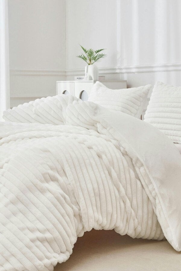 Ezysleep Super Soft Luxury Faux Fur Stripe Duvet