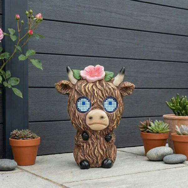 Garden Greatness Solar Floral Highland Cow Moving Eyes