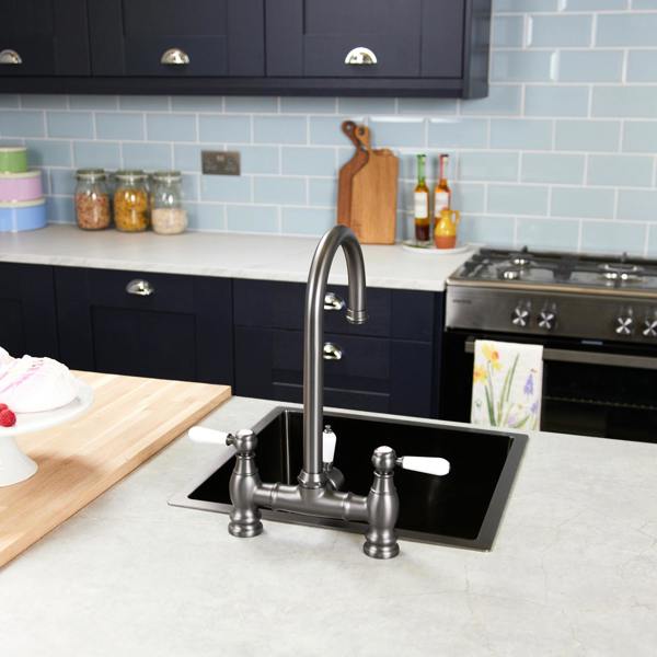 Flode klas | Traditional Bridge Style 3 in 1 Instant Boiling Tap | White Ceramic Levers | Gun Metal Finish