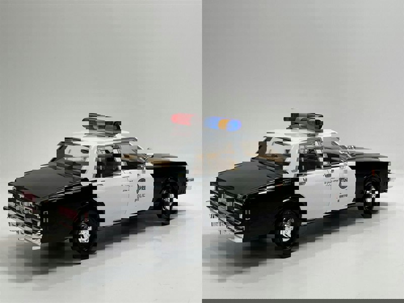 Greenlight The Terminator T2 1987 Chevrolet Caprice with T1000 Figure 1:18 Greenlight 19105