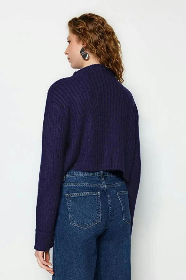 Hoxton Gal Cropped Soft-Textured High Neck Knit Cardigan