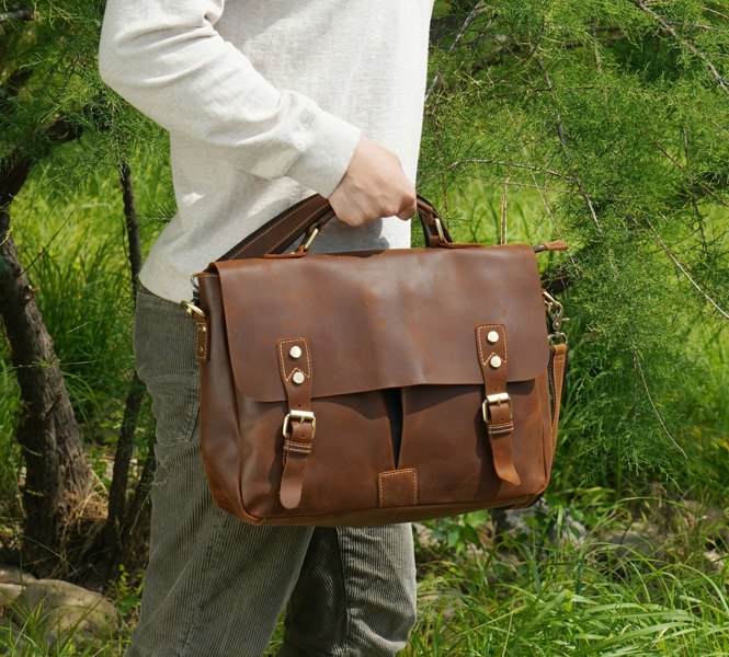 Touribag Leather Messenger - Dark Brown