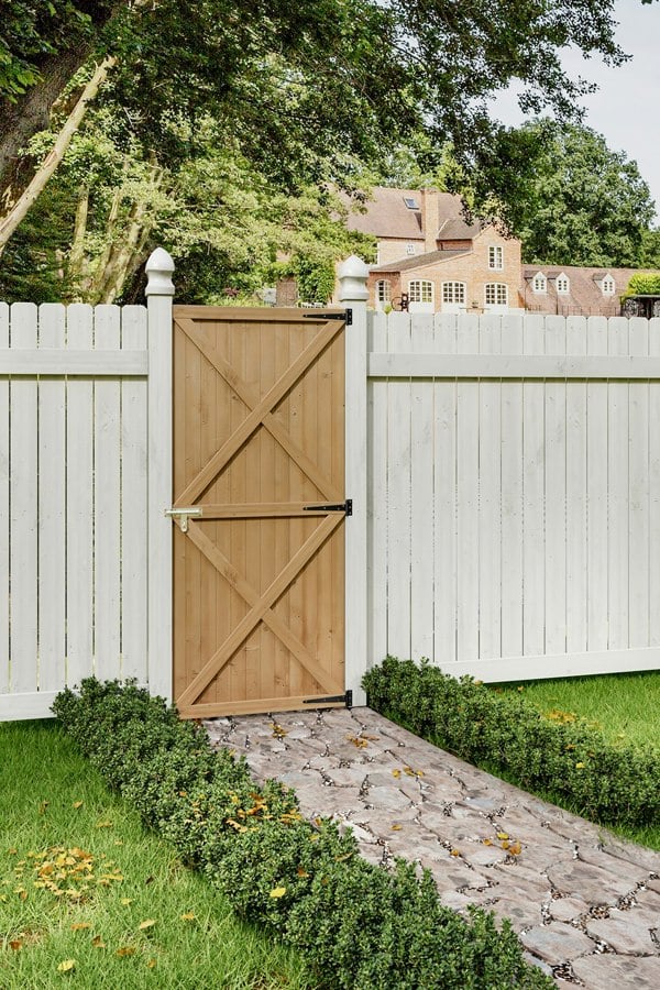 Living and Home 183x79cm Garden Pine Wood Flat Top Gate with 1pcs Latch & 3pcs 8 inch T-shaped Hinges