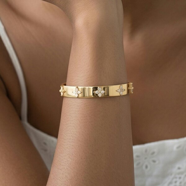 Uchi & Soto Kinmokusei Gold Bead Floral Bangle