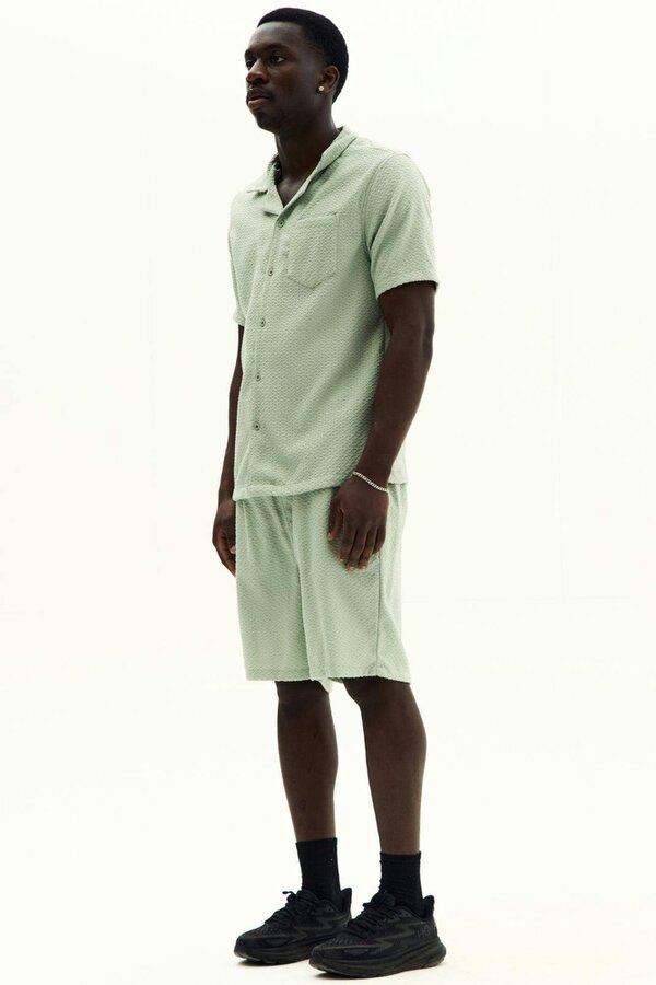 Men’s Textured Jacquard Matching Shirt & Shorts Set