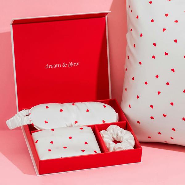 Silver Cloud Beauty Silver Cloud Heart Print Satin Gift Set With Silver Ions