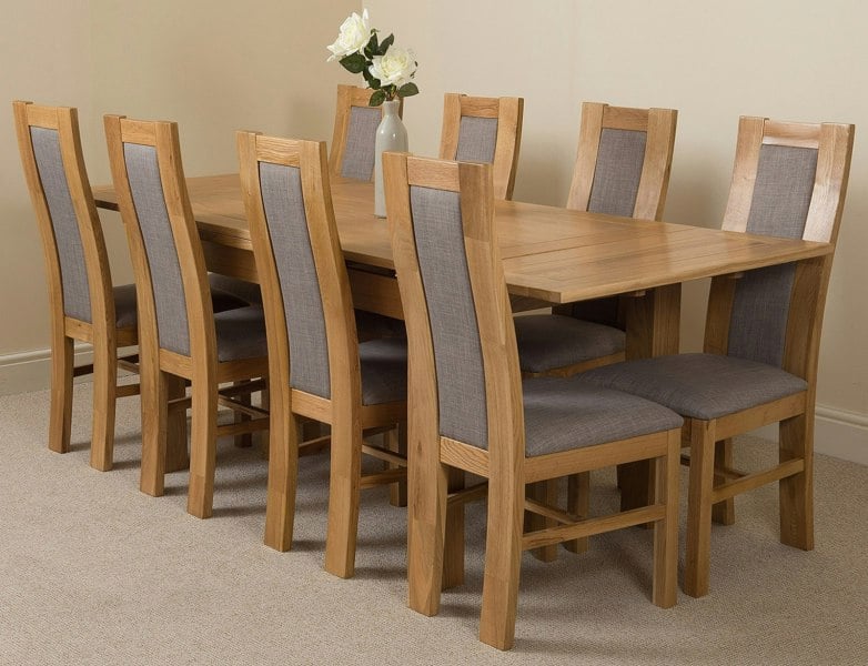 That's Furniture Richmond Medium Oak Extendable Dining Table with Stanford Oak Chairs