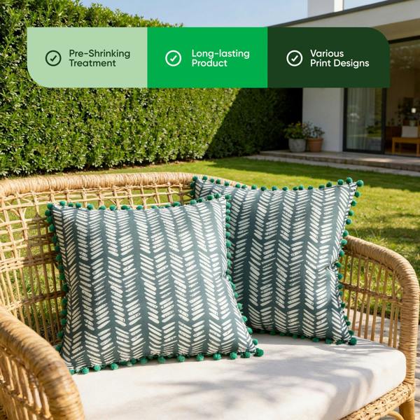 Gardenwize Pair of Outdoor Scatter Cushions – Teal Fern Design