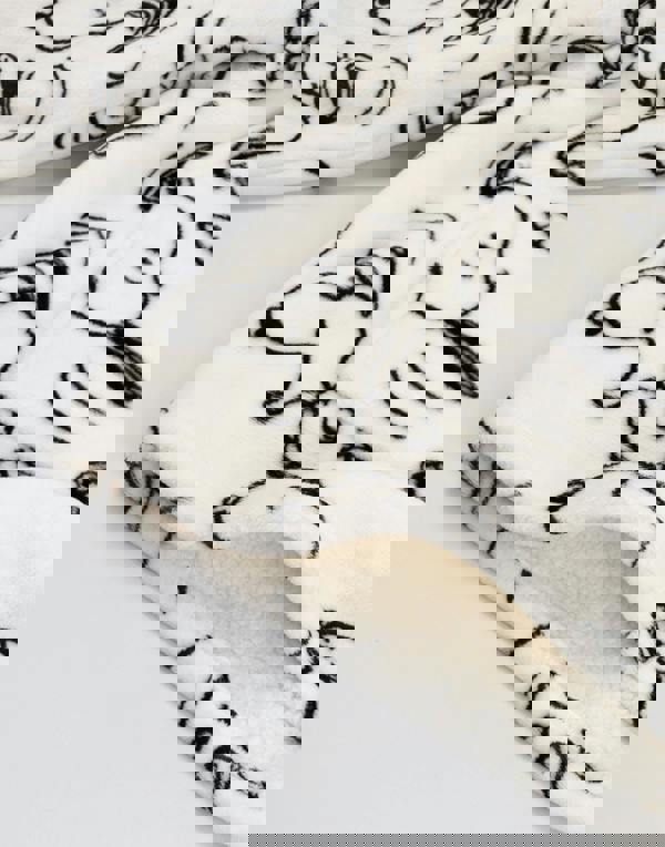 Peanuts Womens Off-White Snoopy Blanket Hoodie (One Size)