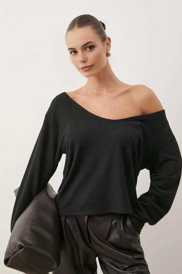 WOVCOR Knit Blouse with Open Shoulders