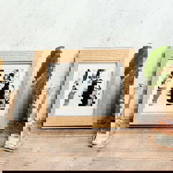 MijMoj Design Solid Oak Picture Frame with Mount - Natural Finish