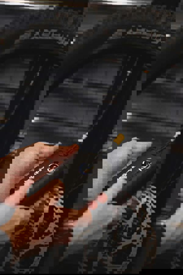 Oxford MicroJet Compact Cordless Tyre Inflator