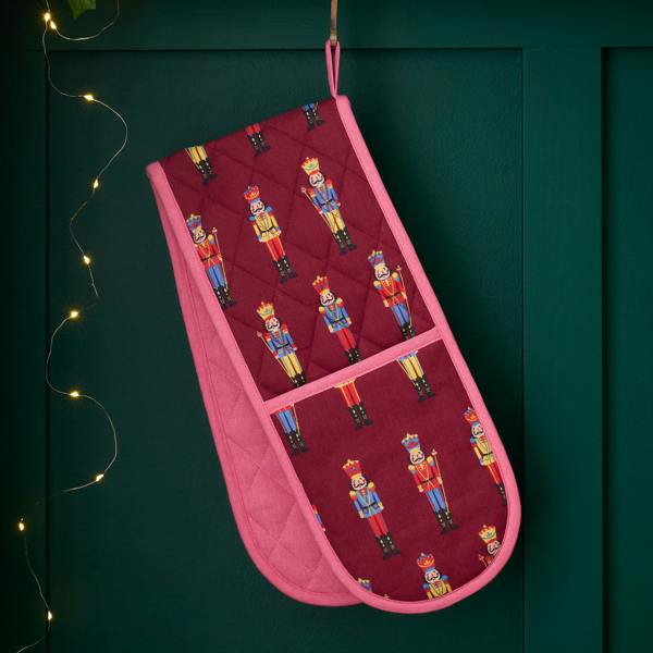 Catherine Lansfield Christmas Nutcracker Cotton Kitchen Double Oven Glove Plum