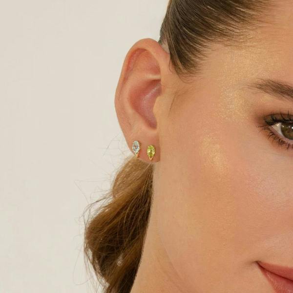 Gemondo Classic Oval Aquamarine Stud Earrings in 9ct Yellow Gold 7x5mm
