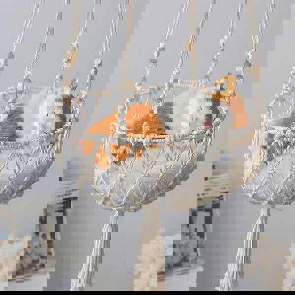 Leaper Semi-Enclosed Hand-Knitted Cat Bed with Mesh Cover