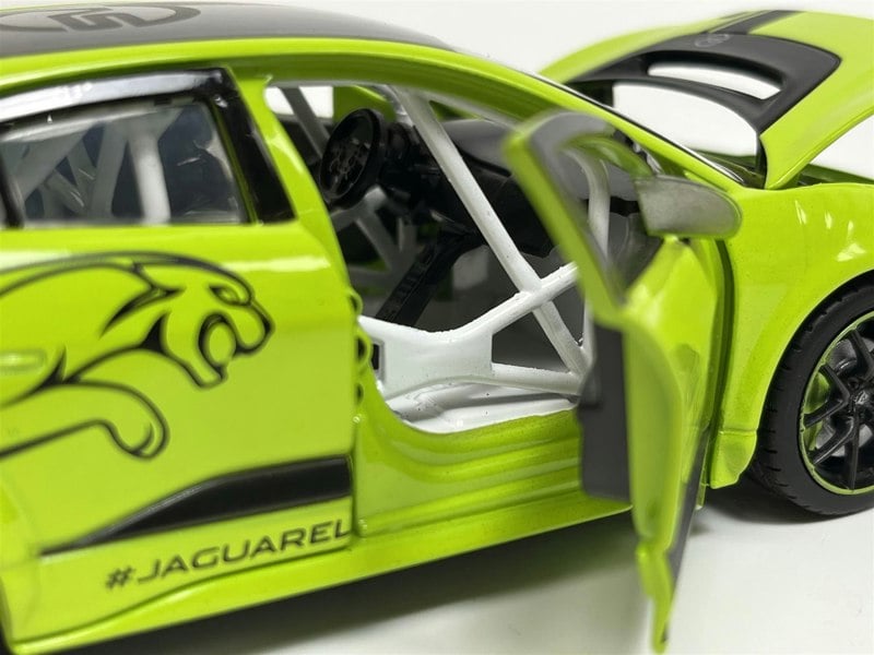 Tayumo Jaguar I pace e Trophy Light & Sound Green LHD 1:32 Scale Tayumo 32110013