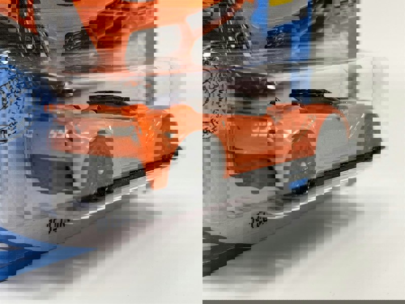 Hot Wheels 2019 Corvette ZR1 Convertible Factory Fresh 1:64 GHB34D521 B5