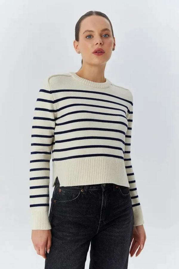 Hoxton Gal Soft-Textured Striped Knit Sweater