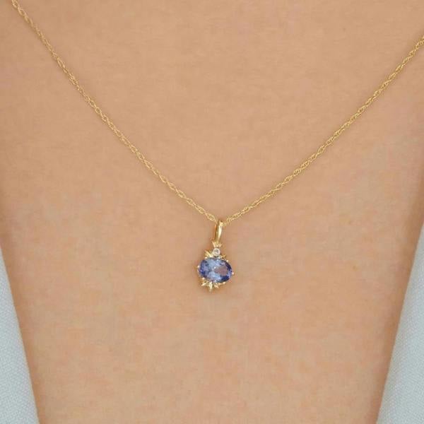 Gemondo Classic Oval Tanzanite & Diamond Pendant Necklace in 9ct Yellow Gold