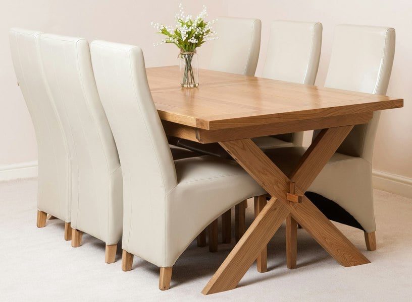 That's Furniture Vermont Cross Leg Oak Extending Dining Table with Lola Leather Chairs