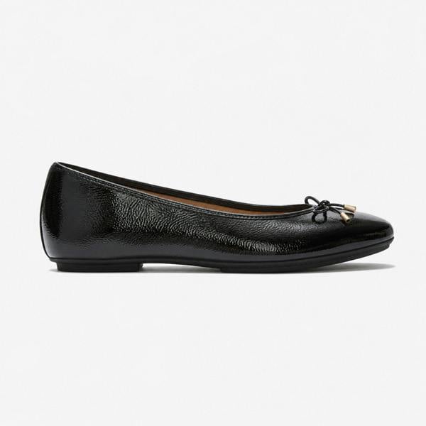 FitFlop DELICATO BOW TEXTURED PATENT-LEATHER Ballerina Shoes in Black